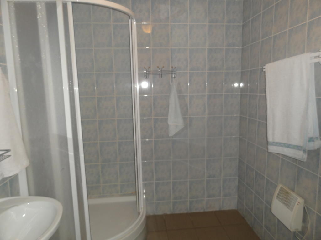 Hotel Rebir ダウガフピルス 部屋 写真